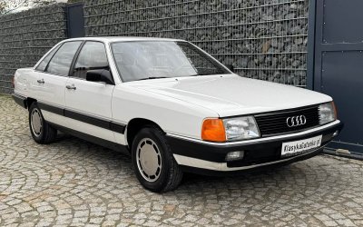 Audi 100 C3 1982