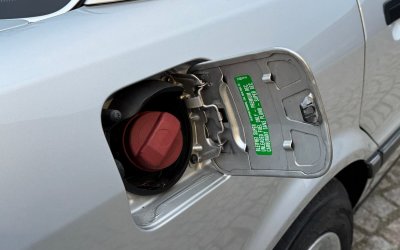 Elektryk czy hybryda – co bardziej sprawdza się w leasingu w 2026 roku?