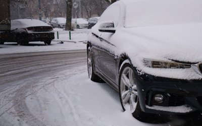 Samochód nie odpala zimą – dlaczego i jak temu zapobiec?