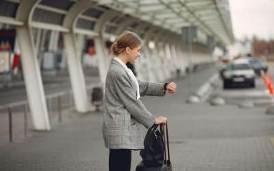 Wynajem auta na lotnisku – sprawdź, jak uniknąć najpopularniejszych pułapek na turystów!