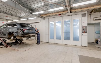 Dobry lakiernik samochodowy w Warszawie – jak wybrać warsztat, któremu powierzysz swój samochód?