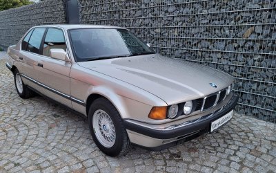 BMW 750i E32 1989