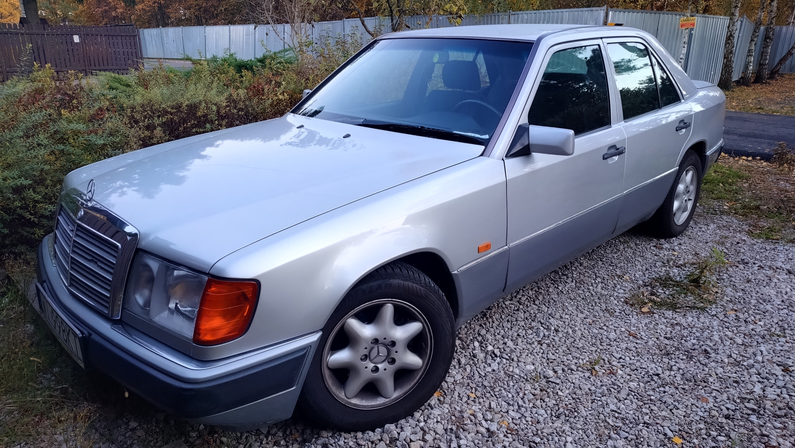 Mercedes-Benz 200E W124